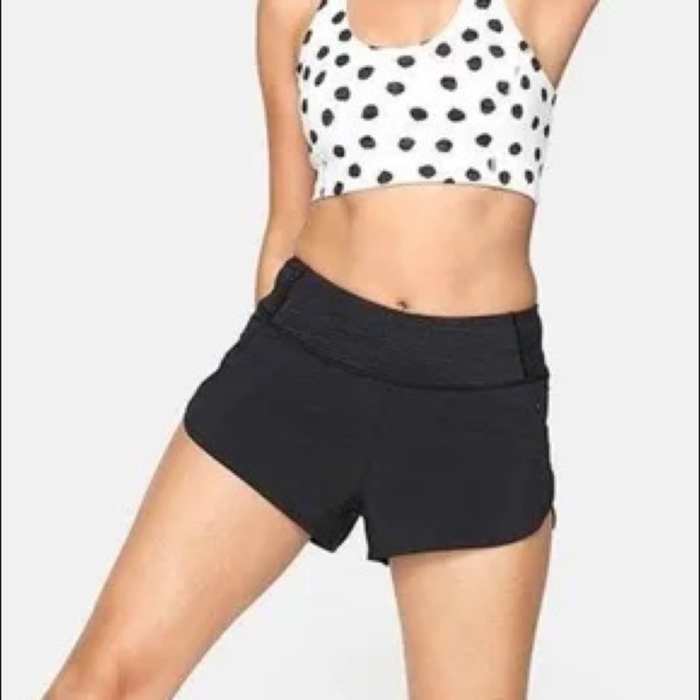 Outdoor Voices Hudson 2.5” shorts